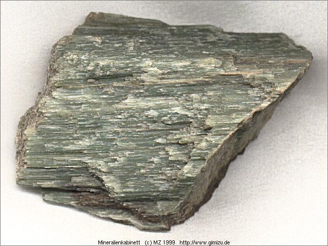Mineral Cabinet Class 8: Inosilicates II (Amphiboles): Aktinolite